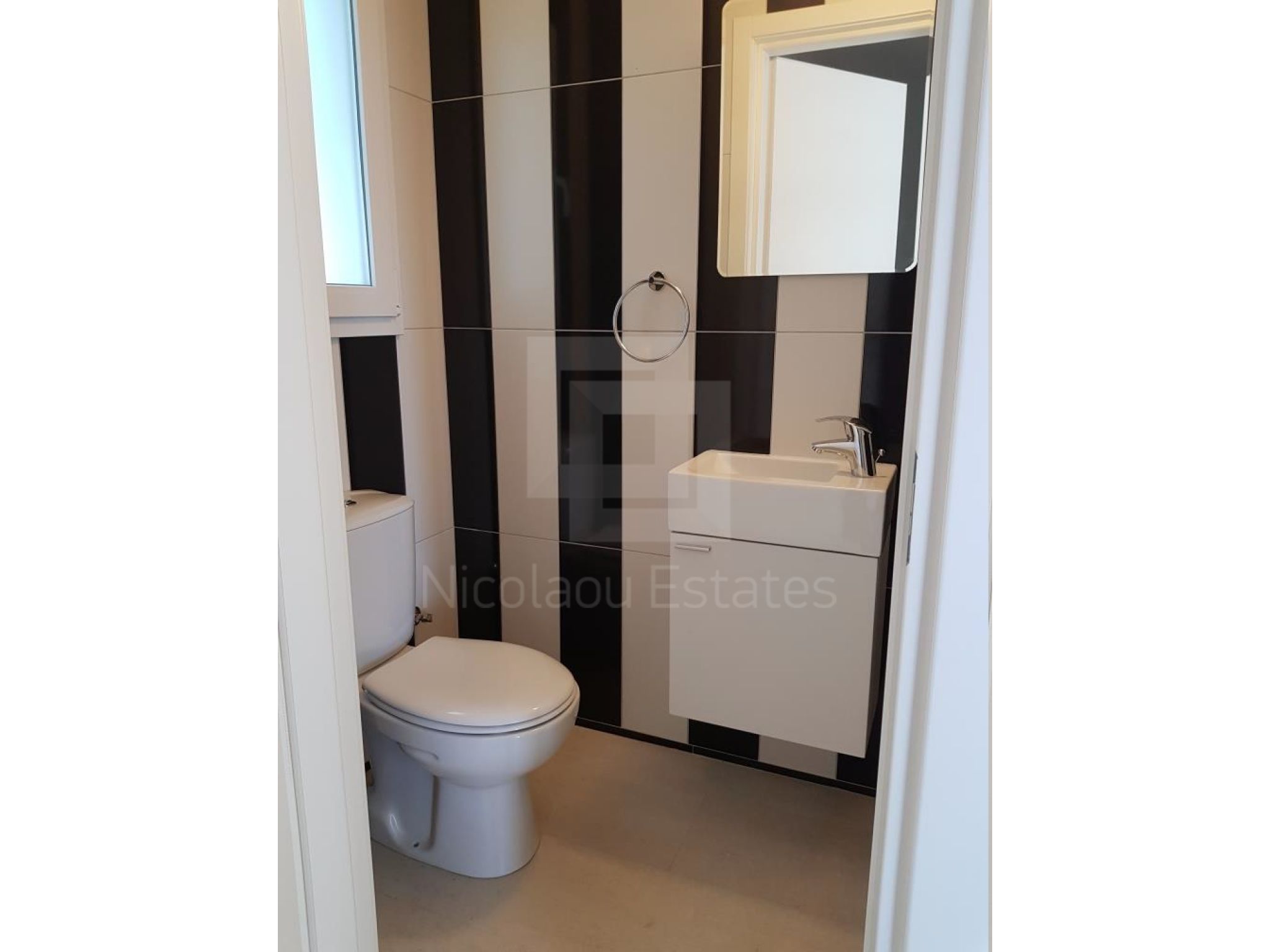https://www.propertiescy.com/images/uploads/listings/large/14191-1592899822_guest-toilet.jpg